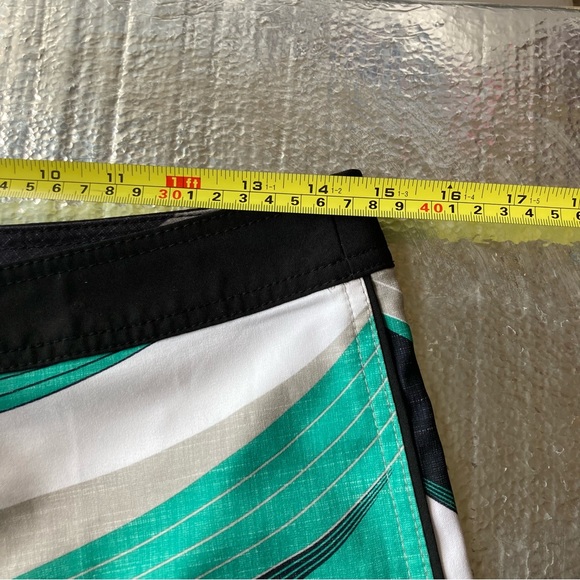 O'Neill Swim Trunks Adult 30 Green Black Striped Mens Bathing Suit Board Shorts - Picture 15 of 16
